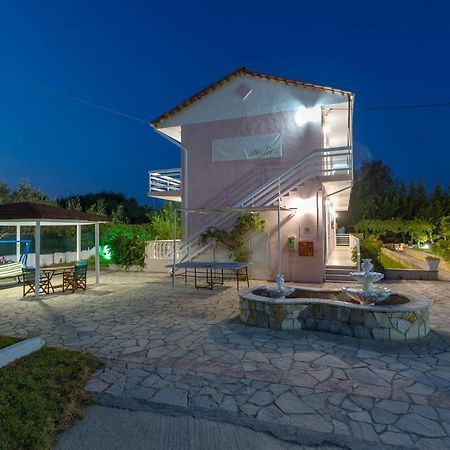 אליקס Eleni Studios & Apartments מראה חיצוני תמונה