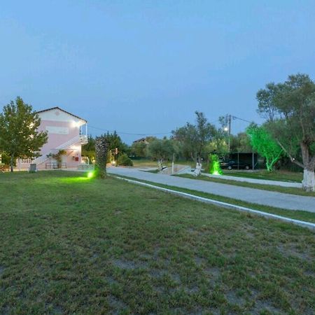אליקס Eleni Studios & Apartments מראה חיצוני תמונה