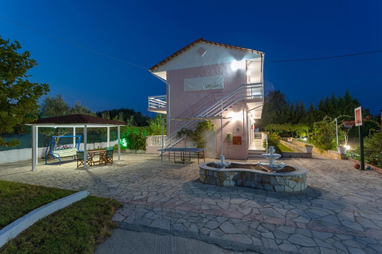 אליקס Eleni Studios & Apartments מראה חיצוני תמונה
