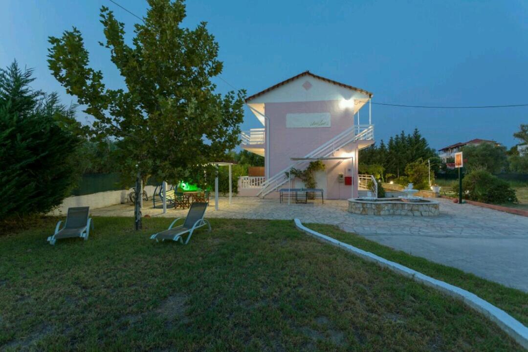 אליקס Eleni Studios & Apartments מראה חיצוני תמונה