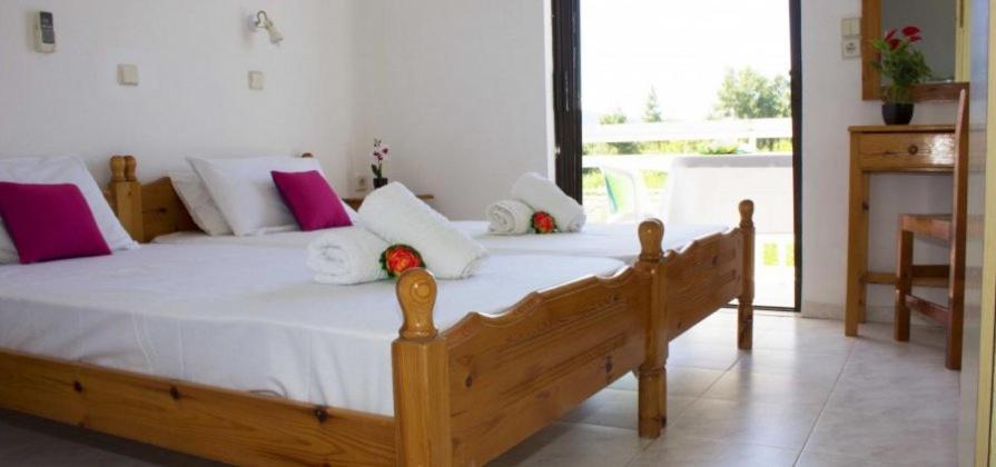 אליקס Eleni Studios & Apartments מראה חיצוני תמונה
