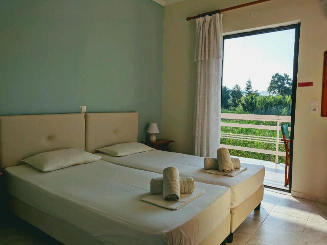 אליקס Eleni Studios & Apartments מראה חיצוני תמונה