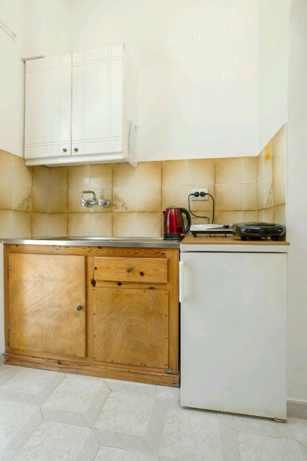 אליקס Eleni Studios & Apartments מראה חיצוני תמונה