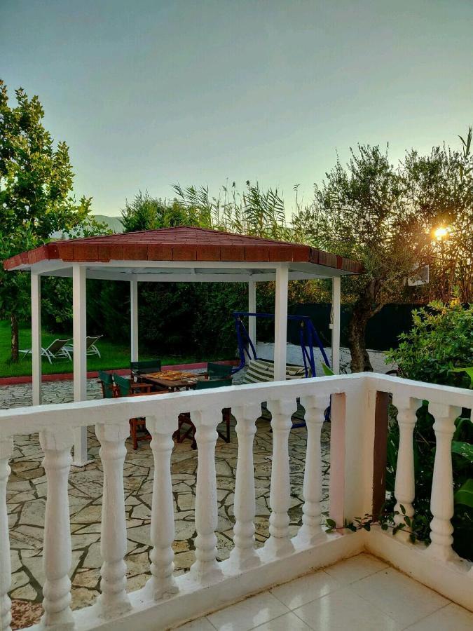 אליקס Eleni Studios & Apartments מראה חיצוני תמונה